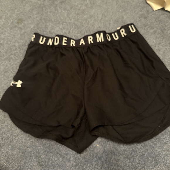 Under Armour Women's Athletic Black Shorts - Picture 1 of 3